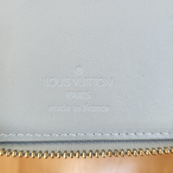 Louis Vuitton Wallet - Picture 11 of 17